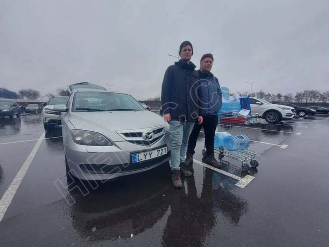 Phóng viên chiến trường Ukraine dùng Bitcoin để mua xe hơi